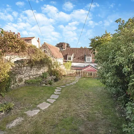 Apartment Darla Thornton Dale